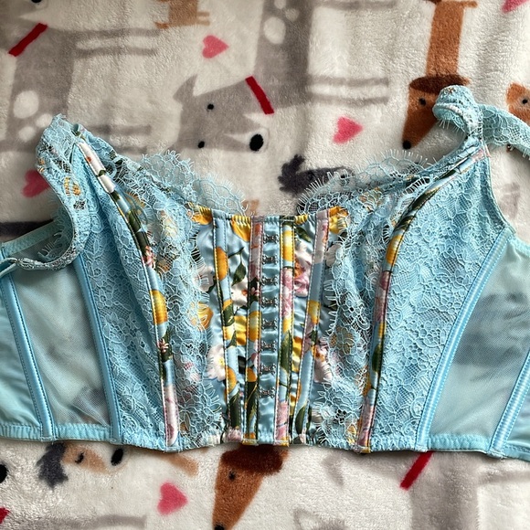 Victorias Secret Unlined Lace-Up Corset Top - Picture 6 of 6